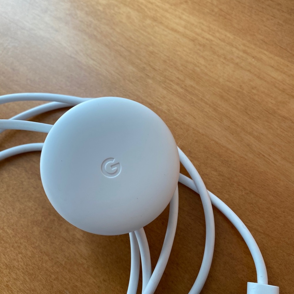 Google Home Mini - Picture 2 of 5